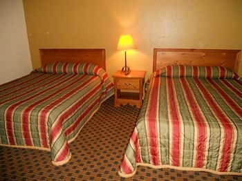 Hitching Post Inn4