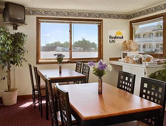 DAYS INN RIVERTON4