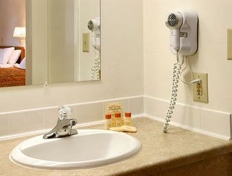 DAYS INN RIVERTON3