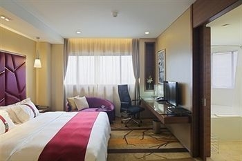 Holiday Inn1