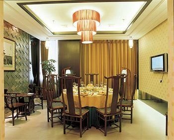 IT World Hotel3