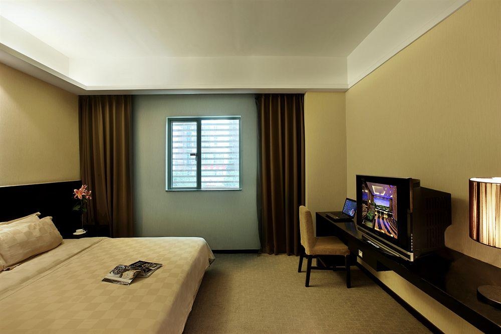 Maple Leaf Convenience Hotel3