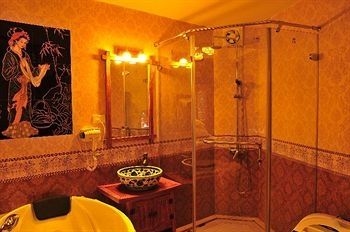 Bamboo House Resort1