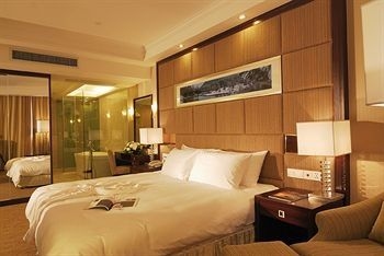 Poly White Rose Hotel4