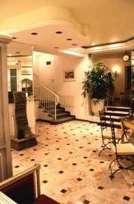 Le Laurier Blanc Hotel1