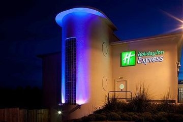 EXPRESS BY HOLIDAY INN0