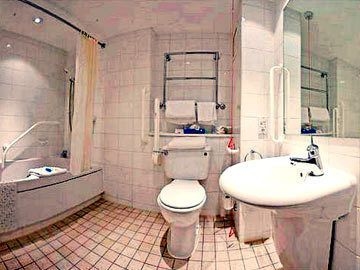 HOLIDAY INN CENTRAL4