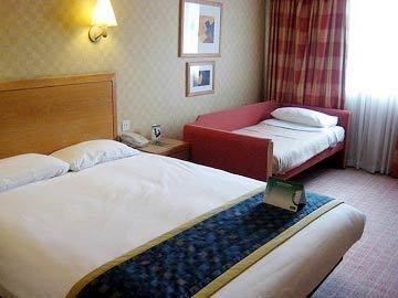 HOLIDAY INN CENTRAL3
