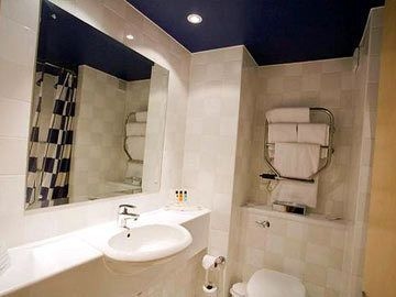 HOLIDAY INN CENTRAL1