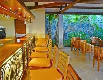 Pointe Venus Hotel2