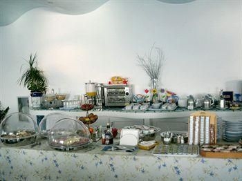 HOLIDAY3