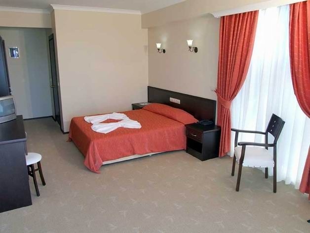 Arora Hotel1