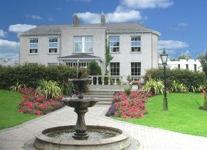 CASTLE OAKS HOUSE1