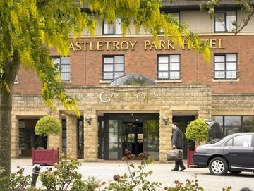 CARLTON CASTLETROY PARK0