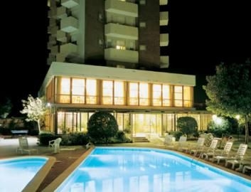 ALEXANDRA PLAZA4