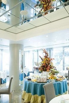 Club House0