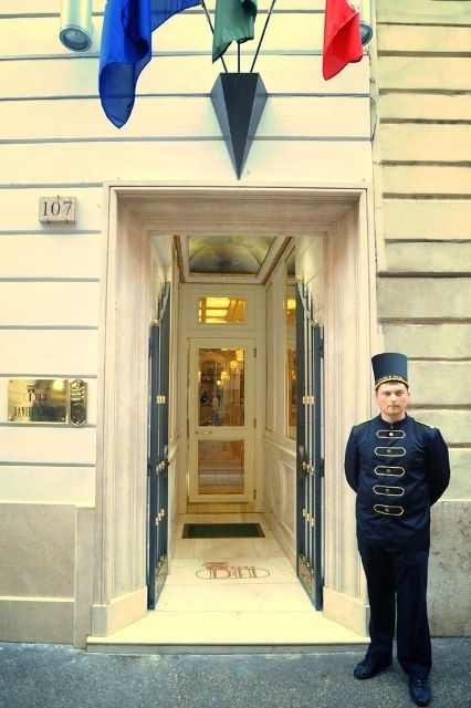 Daniel's Hotel0