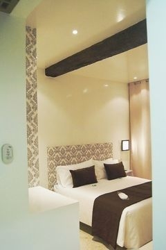 CHATEAU BLANC PIAZZA DI SPAGNA2