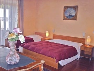 LUXURY ROOMS0
