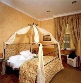CAESAR HOUSE3