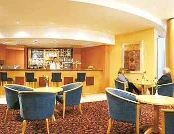HOLIDAY INN2