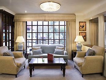 MERCURE BURFORD BRIDGE1