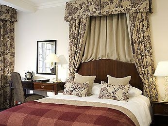 MERCURE BURFORD BRIDGE4