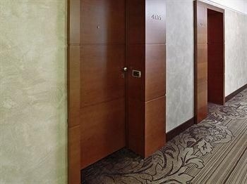 Una Hotel Cusani1