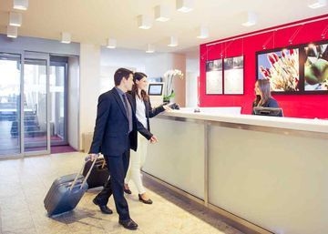 โรงแรมเมอร์เคียว มิลาโน โซลารี (Mercure Milano Solari)1