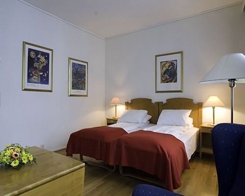 Hotel 19043