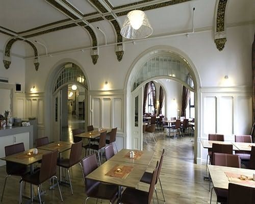 Hotel 19041