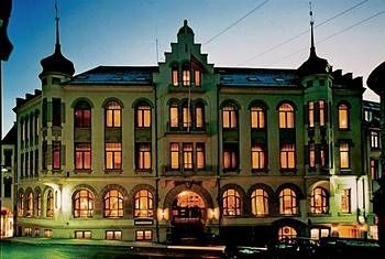 Hotel 19040