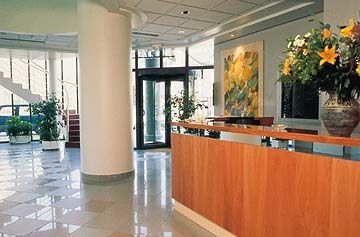 HOLIDAY INN3