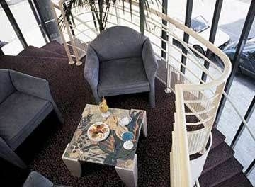 HOLIDAY INN2