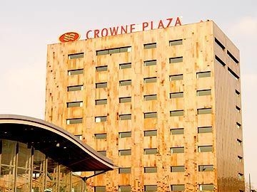 CROWNE PLAZA0