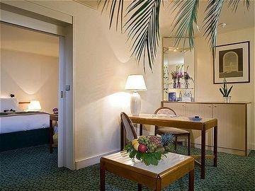 MERCURE METROPOLE1