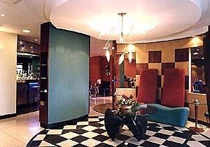 HOLIDAY INN3