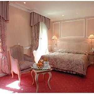 ชาโตบรอองด์ โอแตล (Chateaubriand Hotel)3