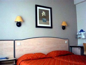Kyriad Paris Clichy Centre3