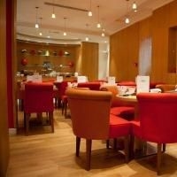 เวสต์ไซด์ อาร์ค เดอ ทริยอมฟ์ โฮเทล (Westside Arc de Triomphe Hotel)1