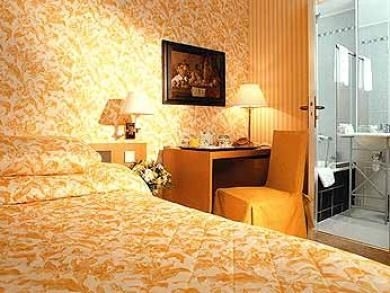 Le Richemont Montparnasse0