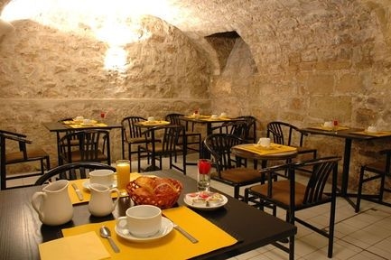HOTEL LE COMPOSTELLE LE MARAIS1