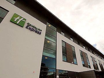 HOLIDAY INN EXPRESS1