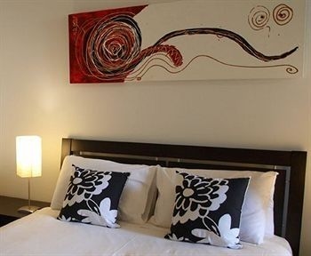 Docklands Prestige Apartments1