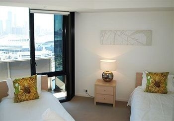 Docklands Prestige Apartments4