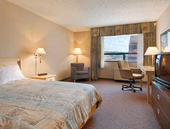 RAMADA DOWNTOWN1