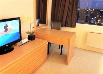 Cassandra Hotel2
