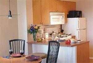 910 Beach Ave Apartment Hotel2