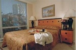 910 Beach Ave Apartment Hotel1