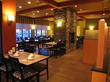 Village Green Hotel2